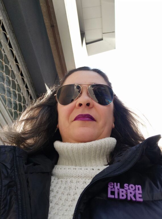 Broche Eu son libre_modelo