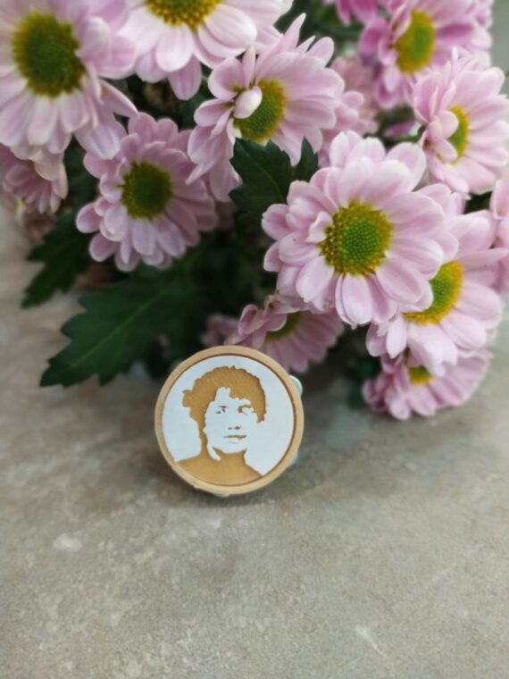 Broche Rosalía Dourado_FRONT