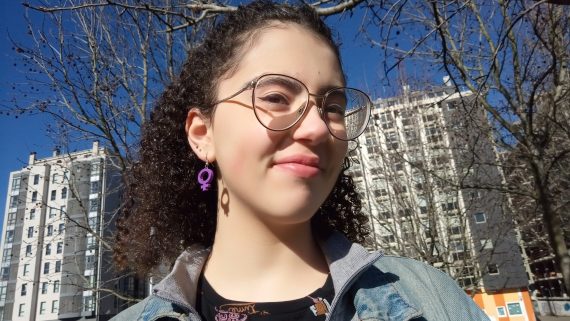 Brincos Feministas Asimetrico simbolo fem Modelo